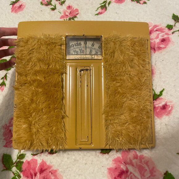 1960s furry yellow Counselor bathroom weight scale! - Picture 3 of 8